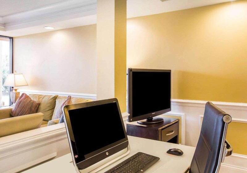 فندق Quality Inn