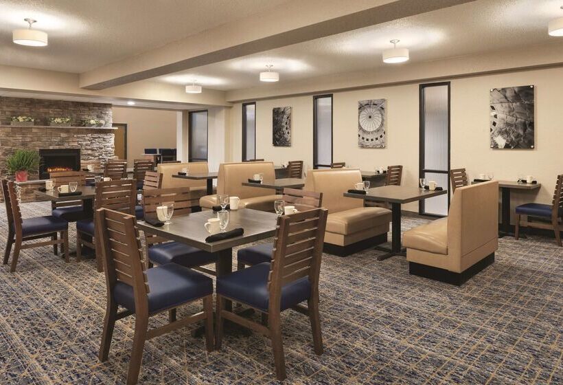 Radisson Hotel Ames Conference Center At Isu