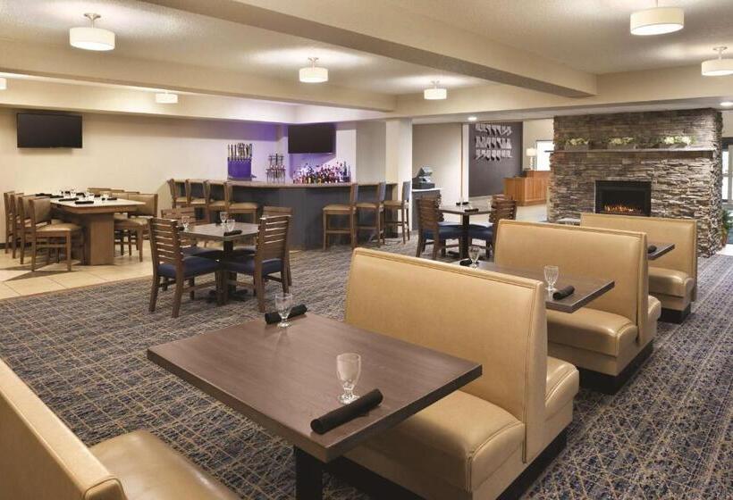 Radisson Hotel Ames Conference Center At Isu