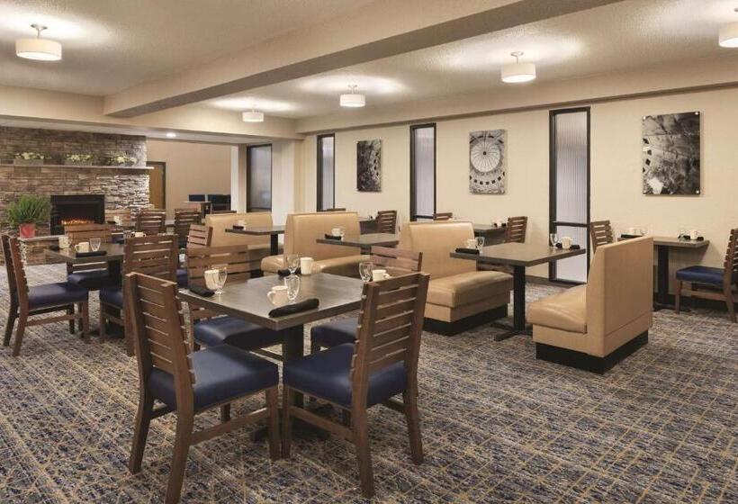 Radisson Hotel Ames Conference Center At Isu