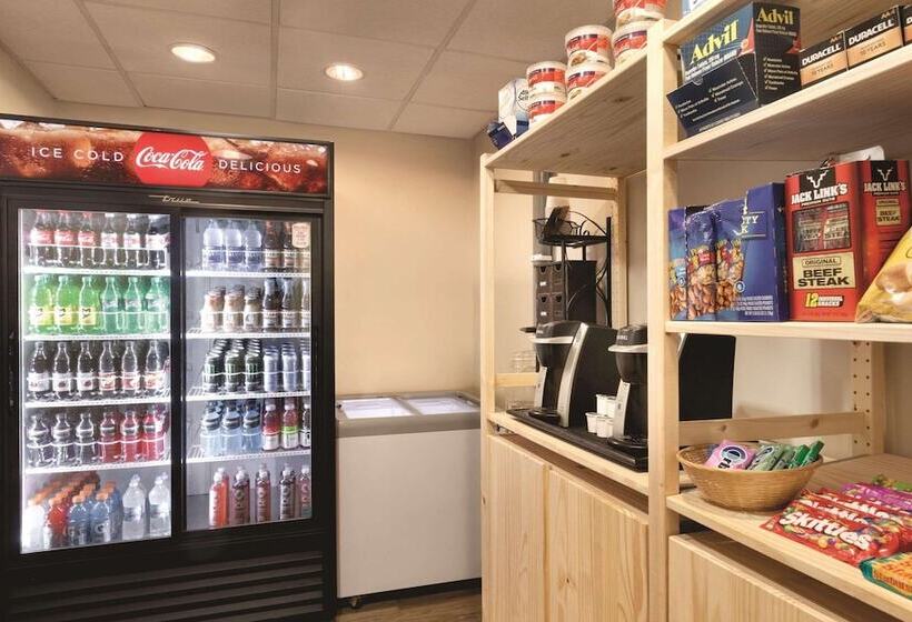 Radisson Hotel Ames Conference Center At Isu