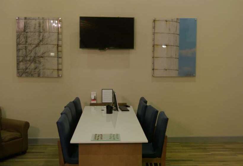 Radisson Hotel Ames Conference Center At Isu