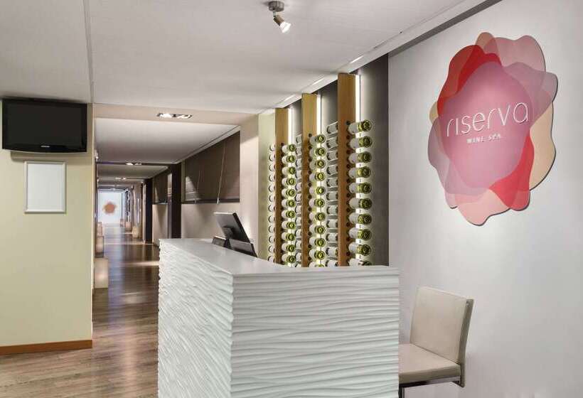 בית מלון כפרי Ramada By Wyndham Oradea