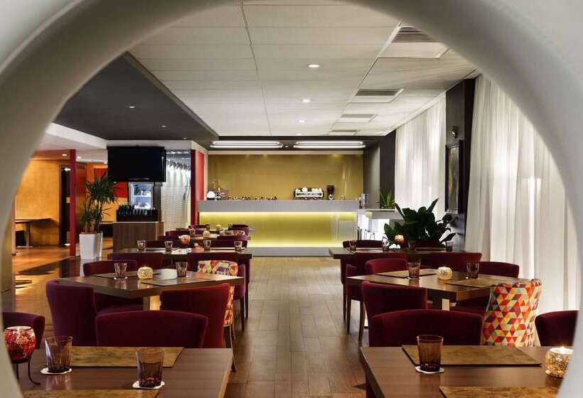 בית מלון כפרי Ramada By Wyndham Oradea