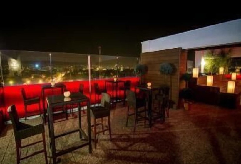 בית מלון כפרי Ramada By Wyndham Oradea