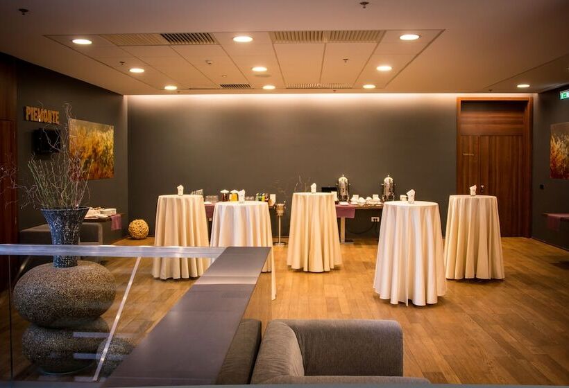 בית מלון כפרי Ramada By Wyndham Oradea