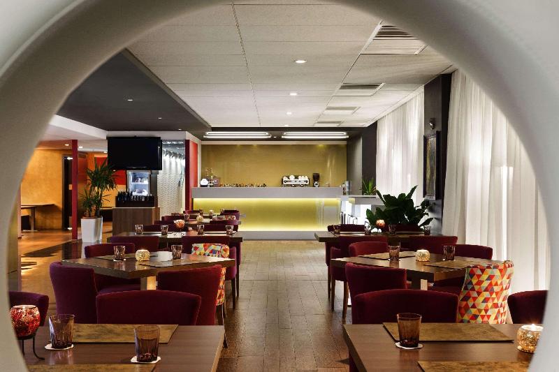 בית מלון כפרי Ramada By Wyndham Oradea