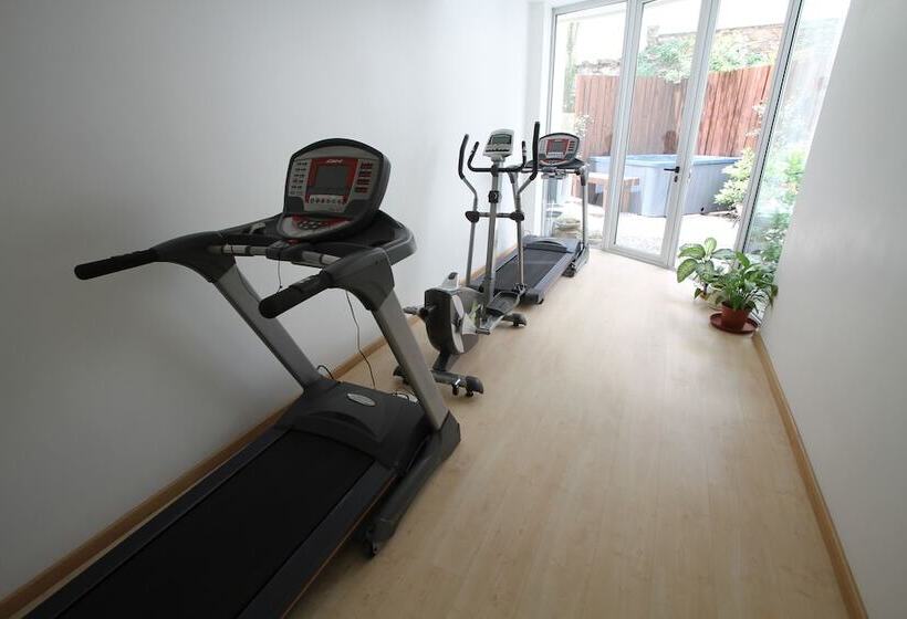 Regency Golf   Hotel Urbano