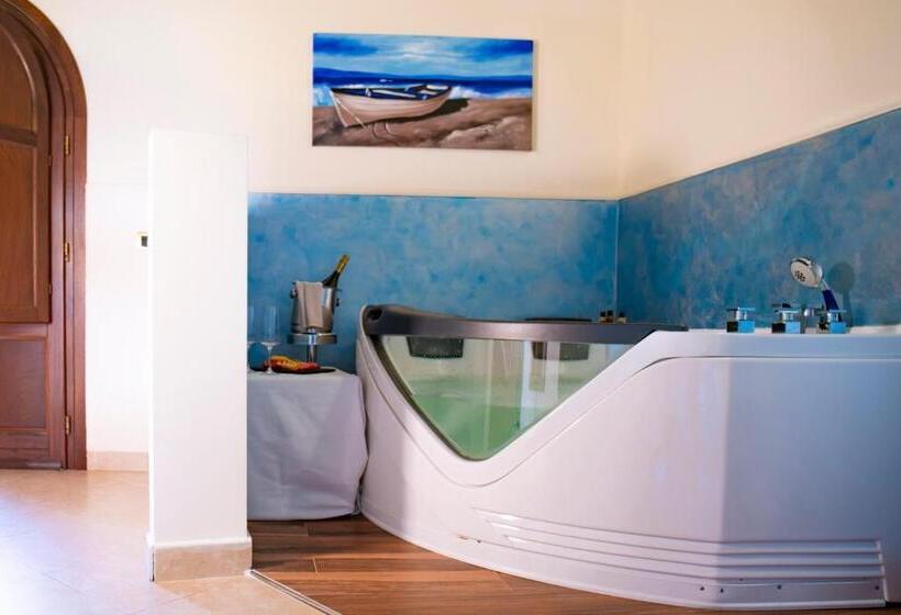 هتل Relais Villa Giuliana