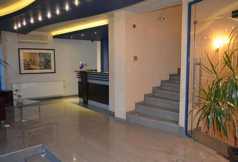 בית מלון כפרי Riverside Family