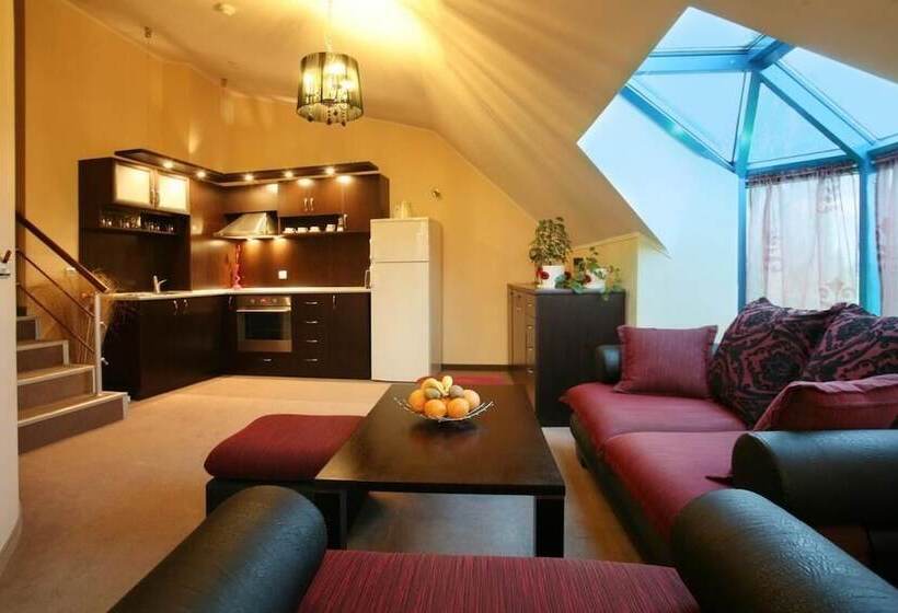 בית מלון כפרי Riverside Family