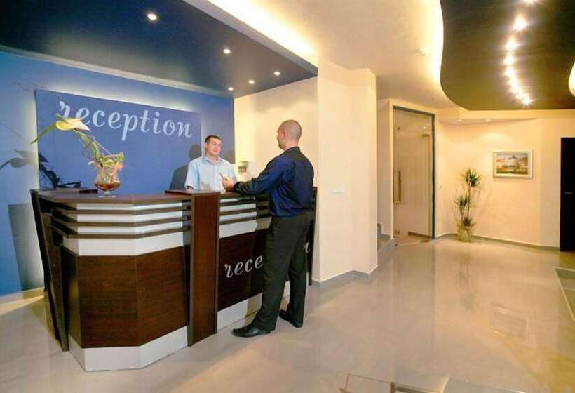 בית מלון כפרי Riverside Family