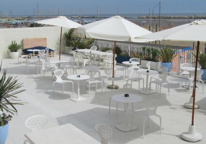 בית מלון כפרי Riviera Mare Beach Life