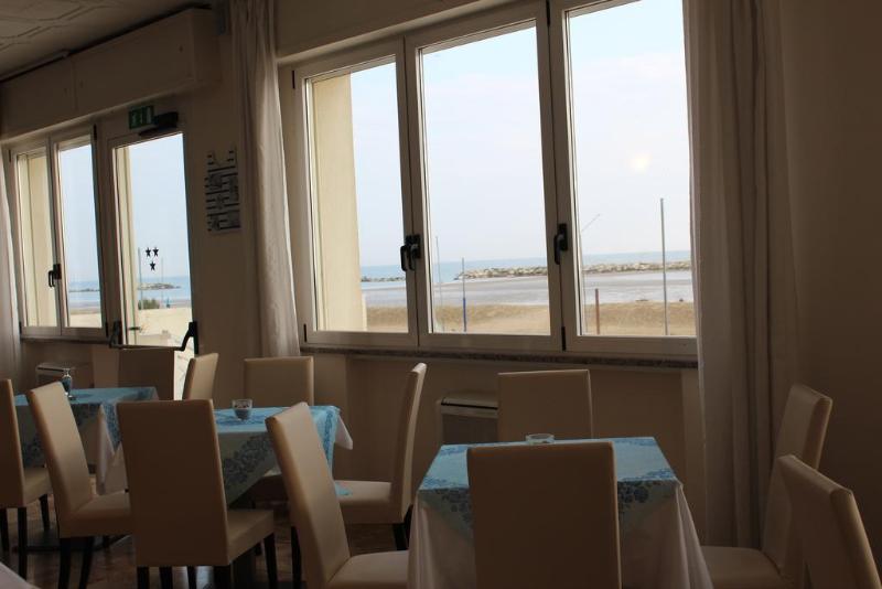 בית מלון כפרי Riviera Mare Beach Life