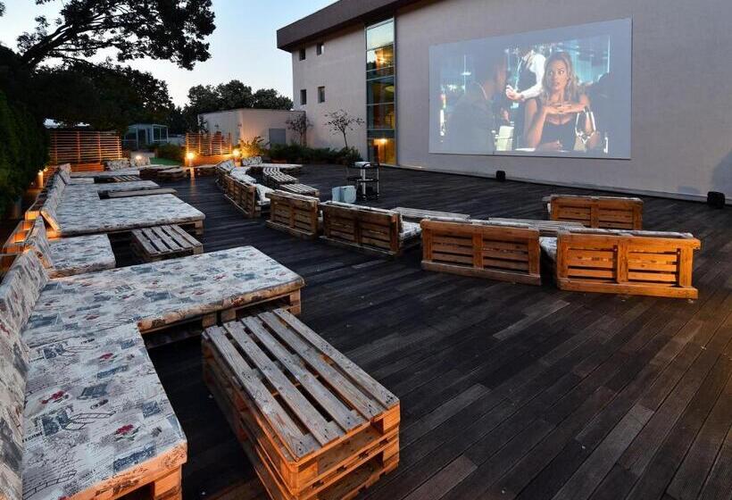 酒店 SH Dolce Mare All Inclusive Free Beach & Beach Bar Fully Renovated