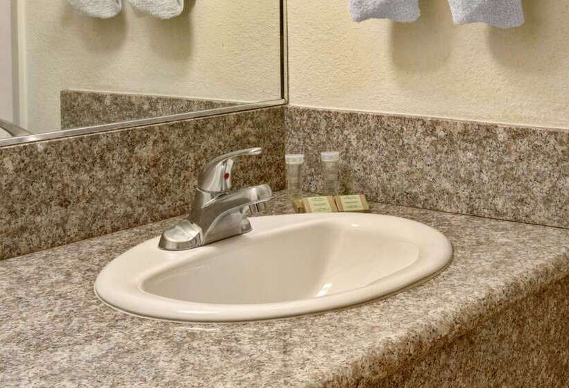 فندق Super 8 By Wyndham Las Vegas North Strip/fremont St. Area