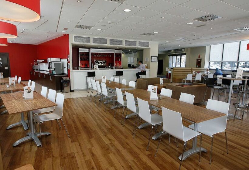 فندق Travelodge Valencia Aeropuerto