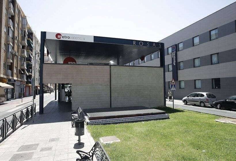 فندق Travelodge Valencia Aeropuerto