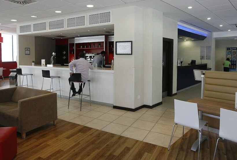 فندق Travelodge Valencia Aeropuerto