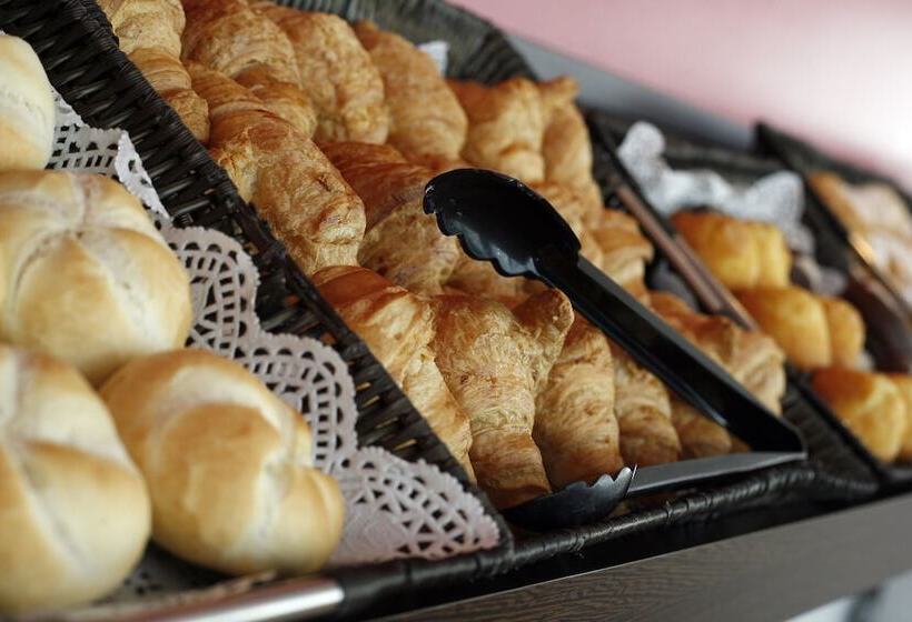 فندق Travelodge Valencia Aeropuerto