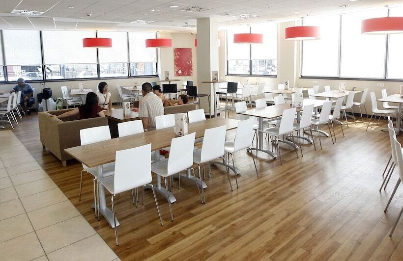 فندق Travelodge Valencia Aeropuerto