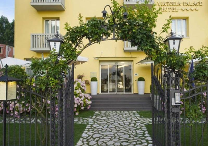 Отель Viktoria Palace