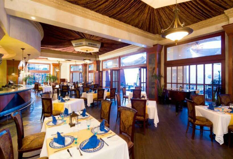 هتل Villa Del Arco Beach Resort & Spa
