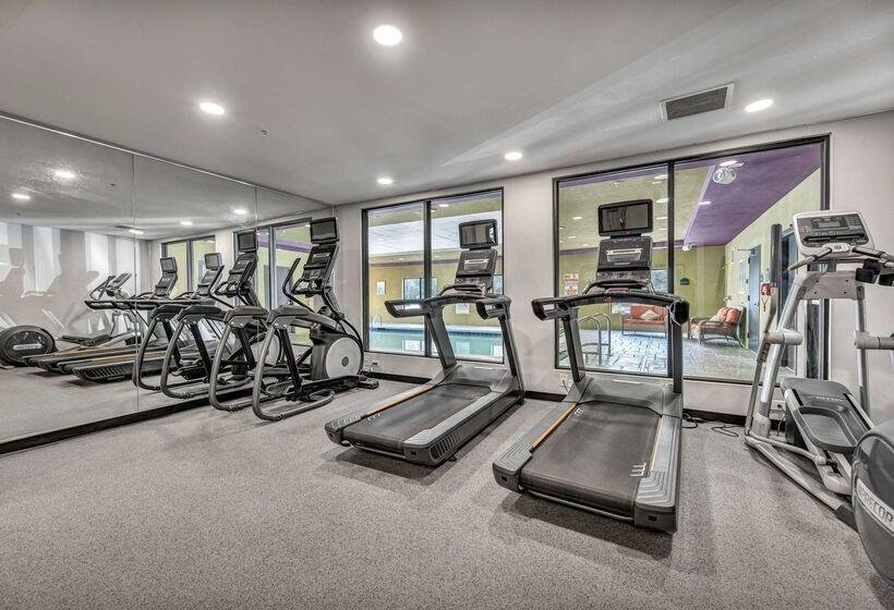 호텔 Wingate By Wyndham State Arena Raleigh/cary