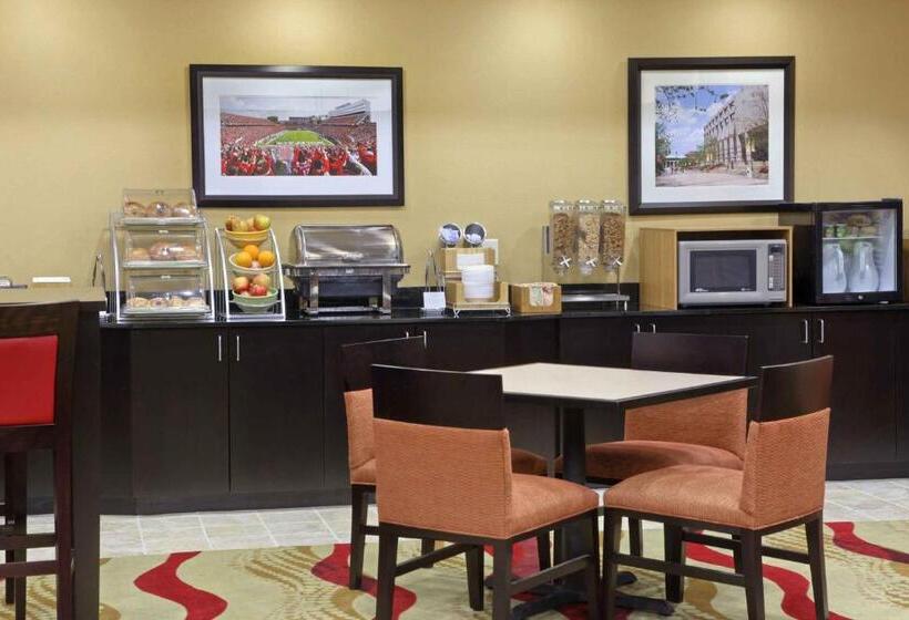 호텔 Wingate By Wyndham State Arena Raleigh/cary