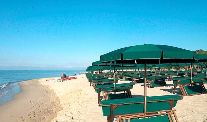 Marina Del Marchese Beach Resort