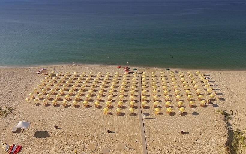 Marina Del Marchese Beach Resort