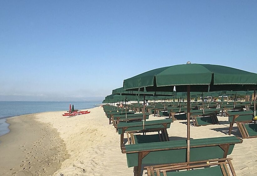 Marina Del Marchese Beach Resort