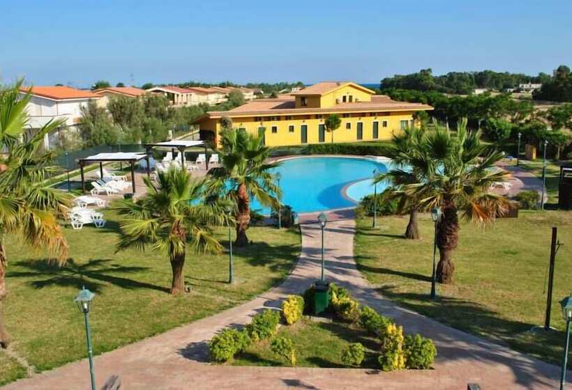 Marina Del Marchese Beach Resort