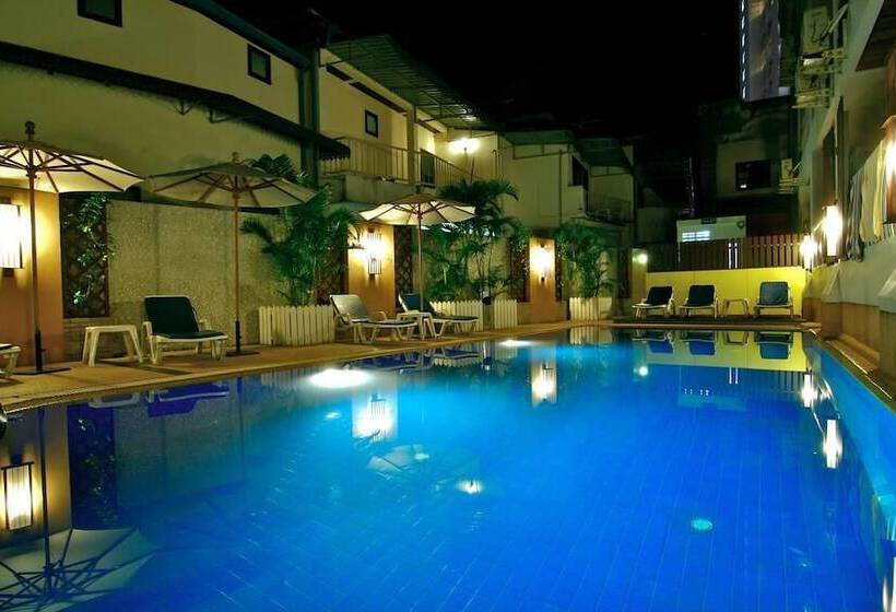 ホテル Rattana Beach