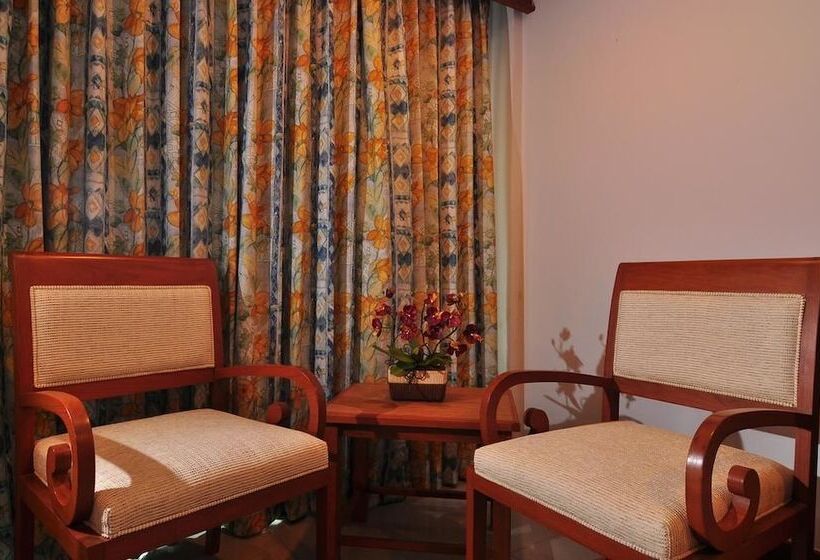 ホテル Rattana Beach