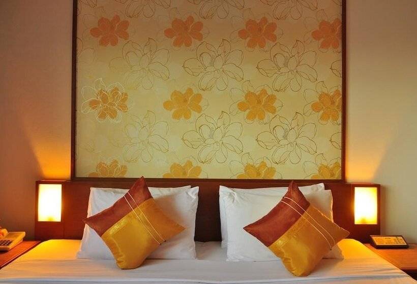 ホテル Rattana Beach