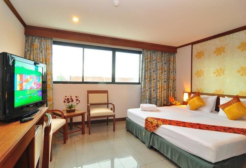 ホテル Rattana Beach