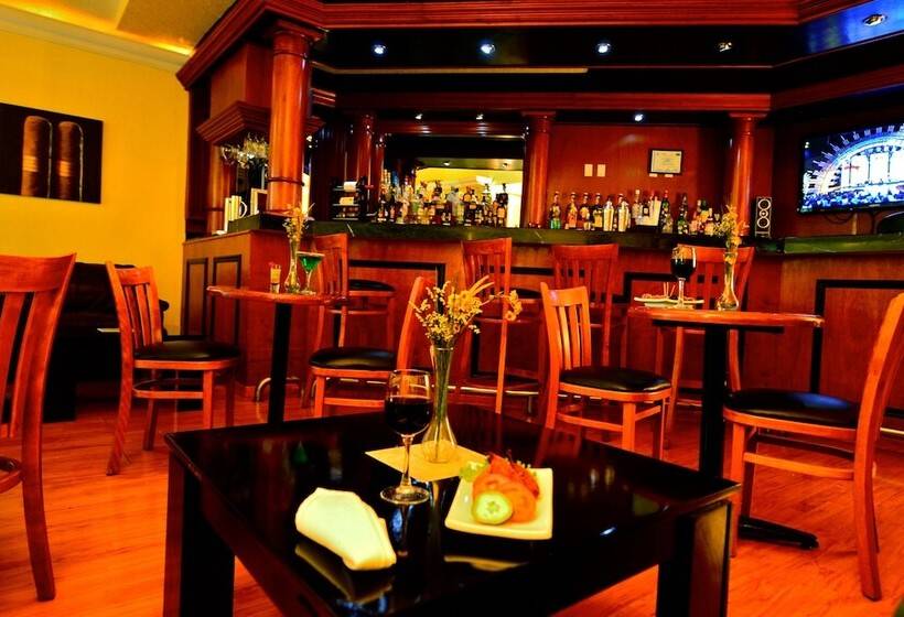 منتجع Real Del Bosque Golf And Spa