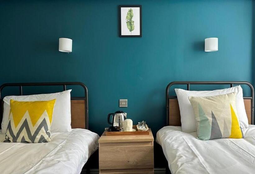 Smart Hyde Park View Hostel