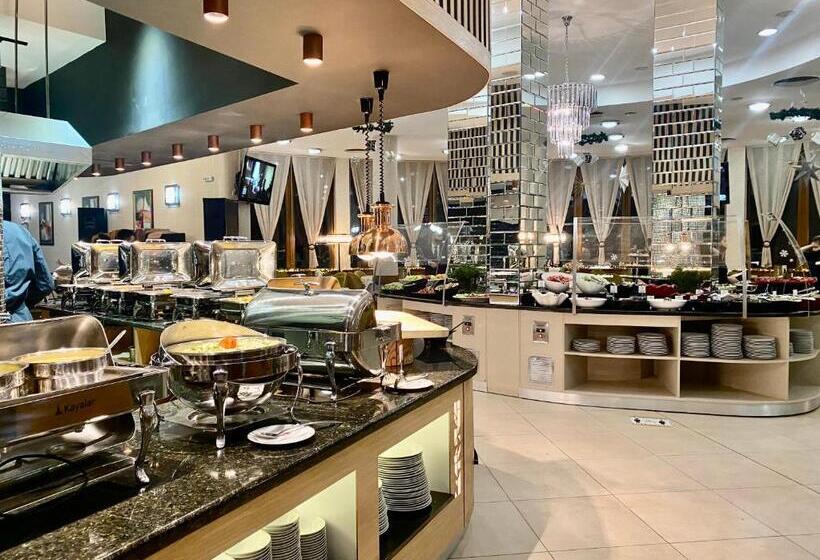 فندق Orpheus Casino And Spa