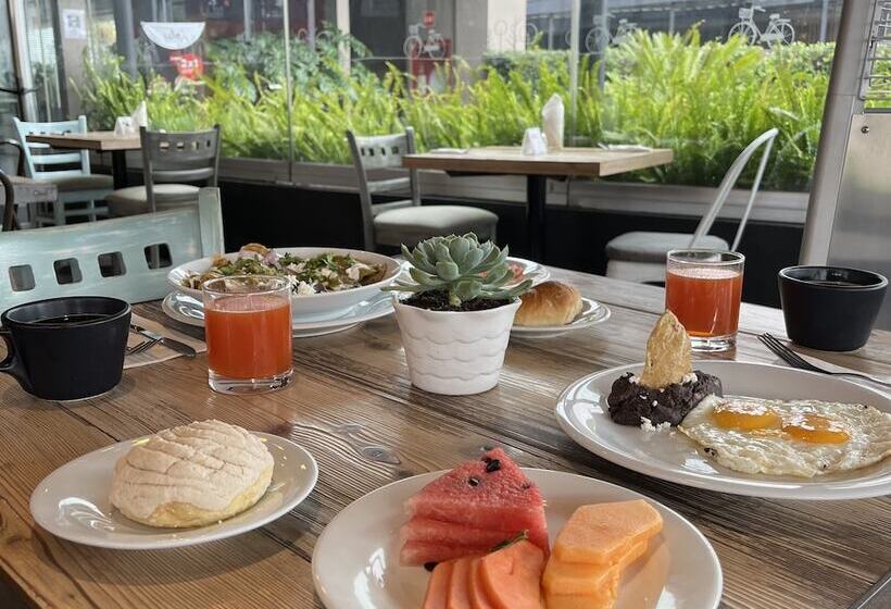 Stadia Suites Mexico City Santa Fe