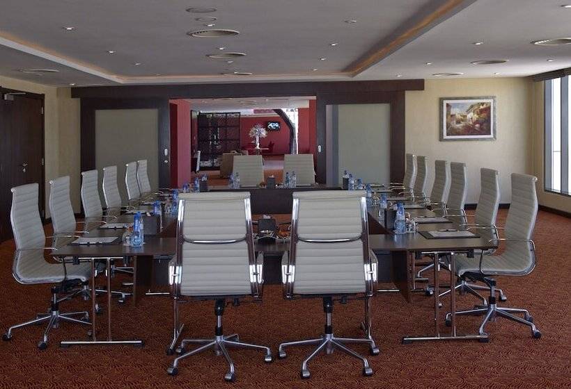 Two Seasons Hotel & Apartments