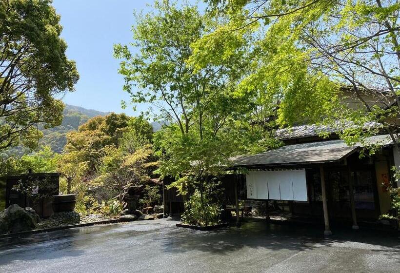 Kaiseki Ryokan Ashikari