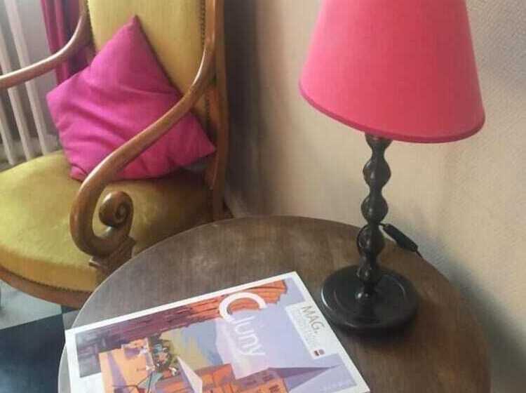 مبيت وإفطار La Maison Des Gardes   Chambres D Hôtes