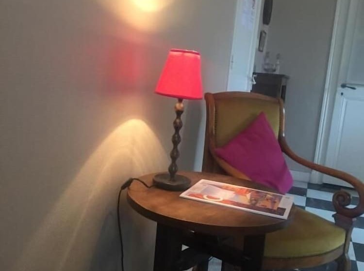 مبيت وإفطار La Maison Des Gardes   Chambres D Hôtes