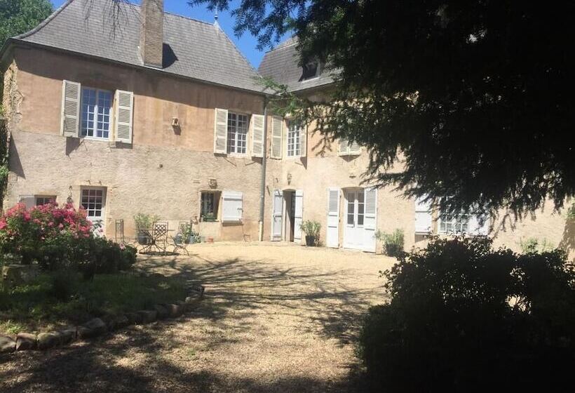 مبيت وإفطار La Maison Des Gardes   Chambres D Hôtes