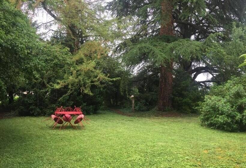 مبيت وإفطار La Maison Des Gardes   Chambres D Hôtes