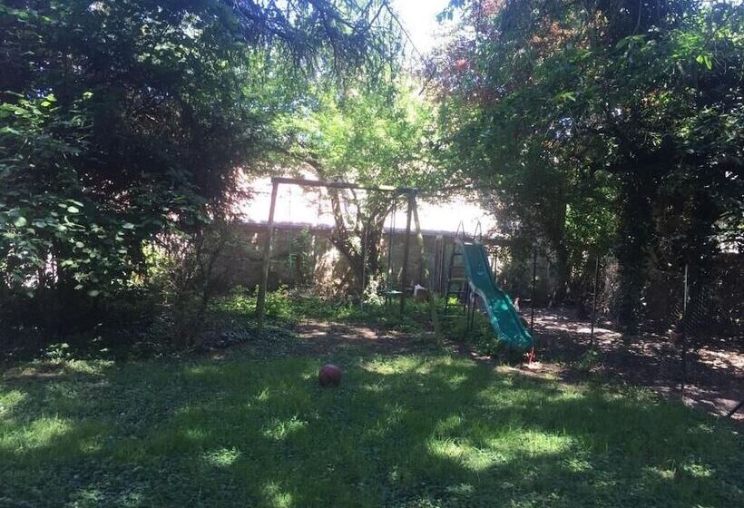 مبيت وإفطار La Maison Des Gardes   Chambres D Hôtes