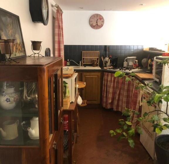 مبيت وإفطار La Maison Des Gardes   Chambres D Hôtes