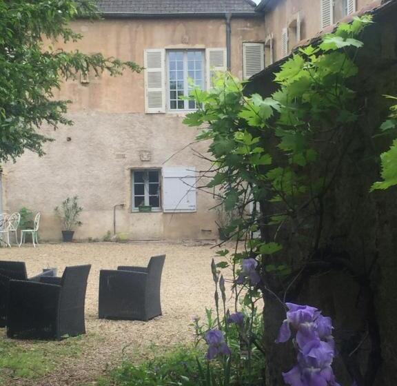 مبيت وإفطار La Maison Des Gardes   Chambres D Hôtes